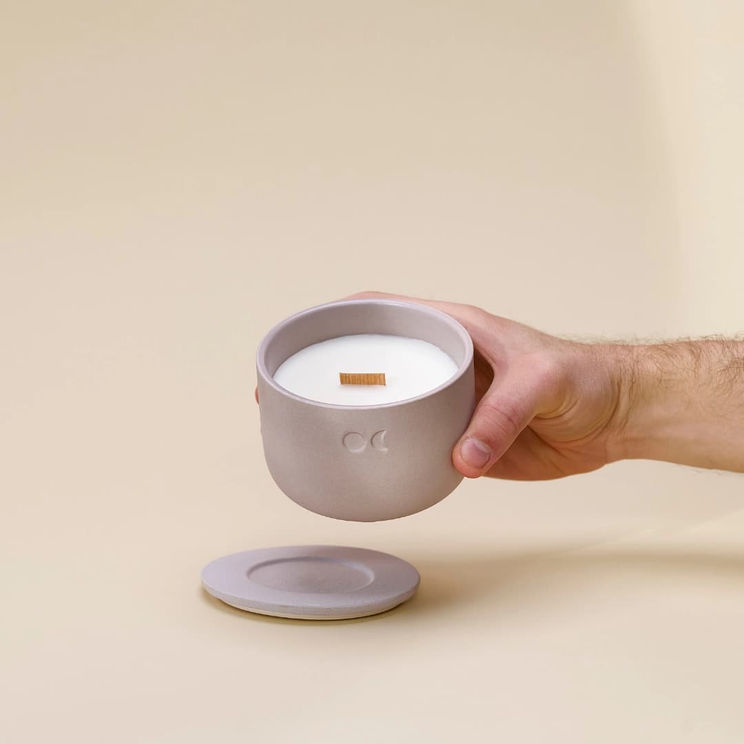 Blühende Keramikkerze - Englische Birne Freesie - 220g