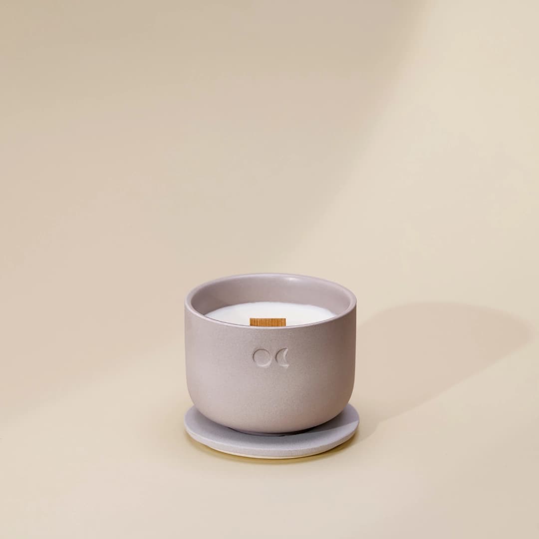 Blühende Keramikkerze - Englische Birne Freesie - 220g