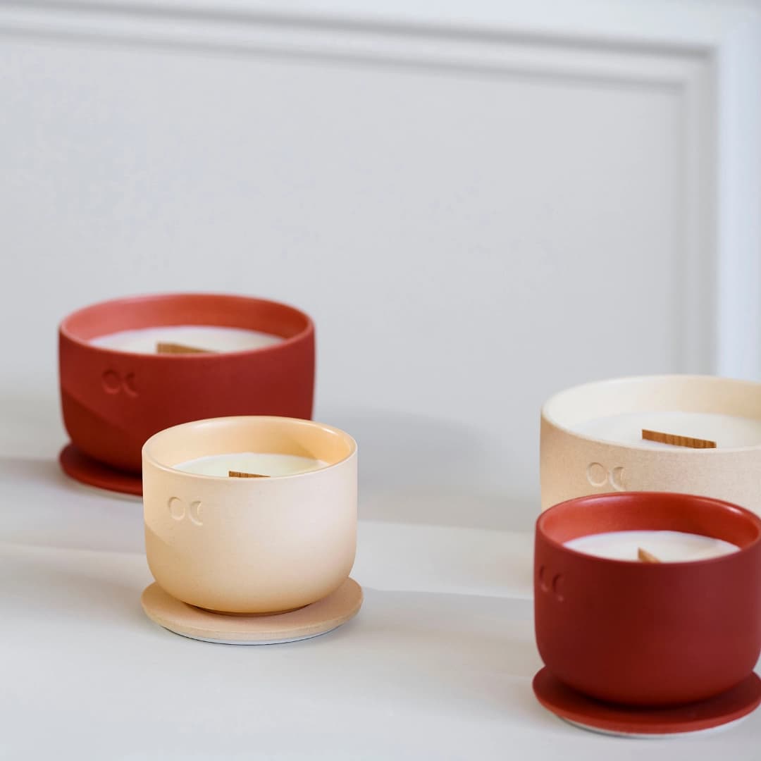 Blühende Keramikkerze - Sandelholz - 220g