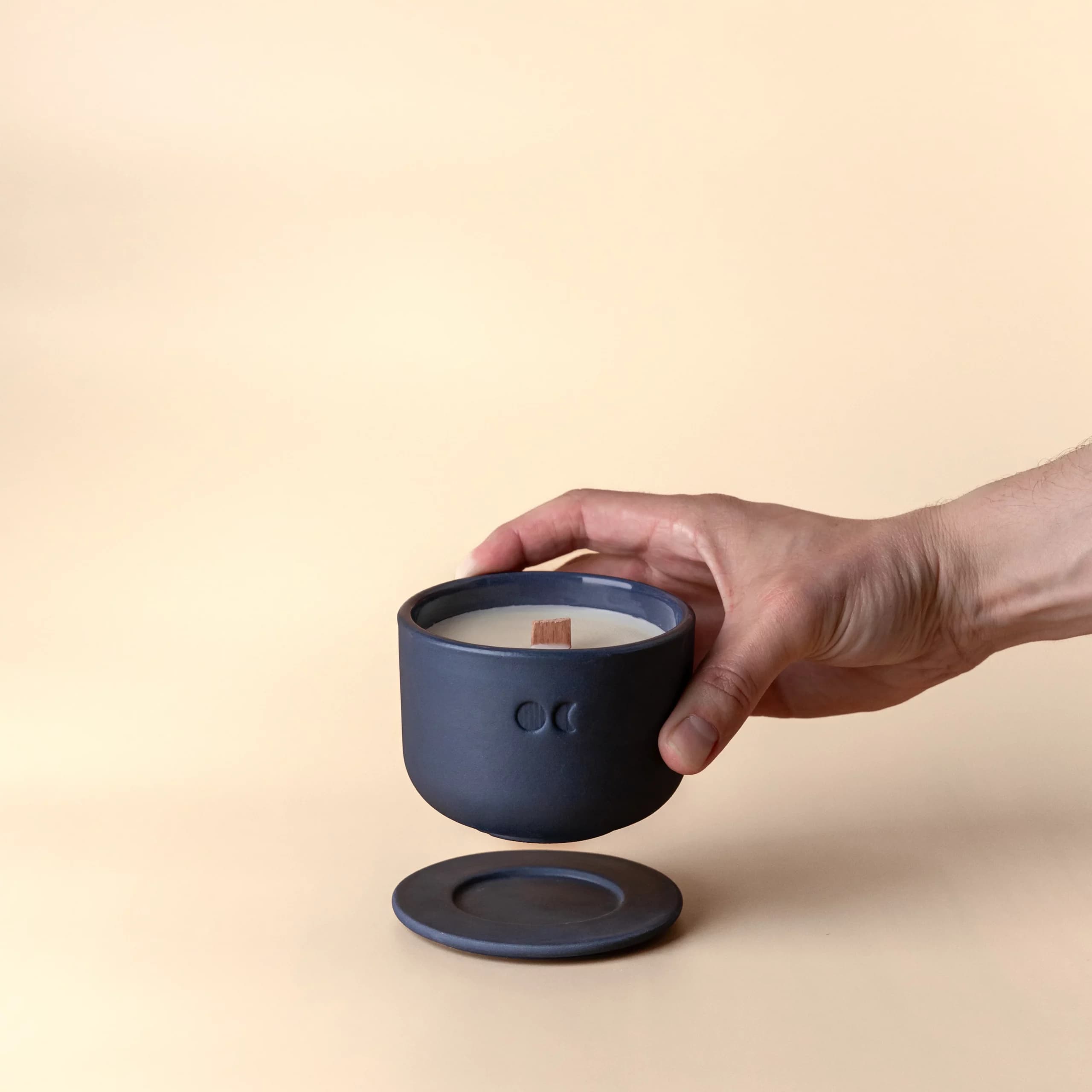 Blühende Keramikkerze - Sandelholz & Jasmin - 220g